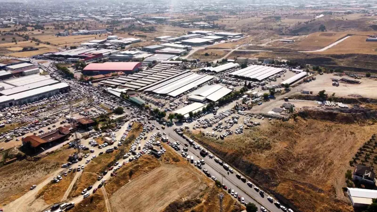 Denizli Kurban Pazarı\'nda Arife Yoğunluğu