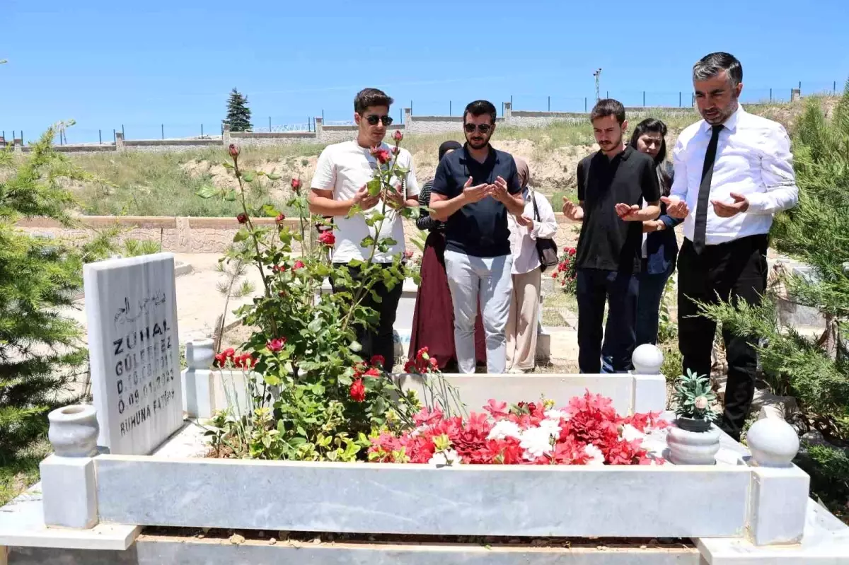 Elazığ\'da Kimsesiz Çocuk Unutulmadı