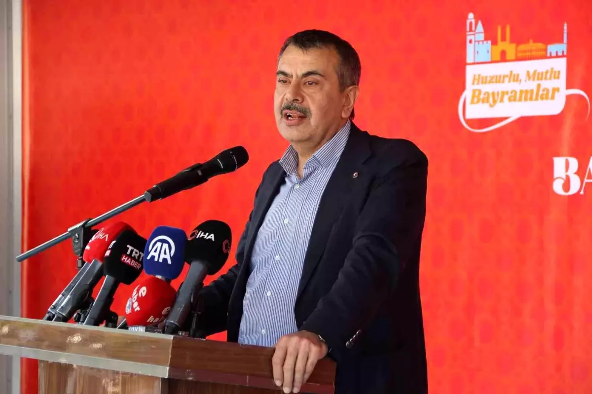 Milli Eğitim Bakanı Tekin: Türkiye\'de Herkes Dinini Özgürce Yaşayabiliyor