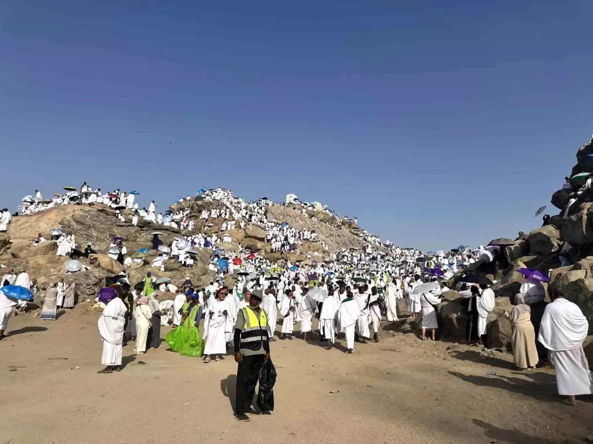Arafat\'ta Hacıların Duygusal Anları