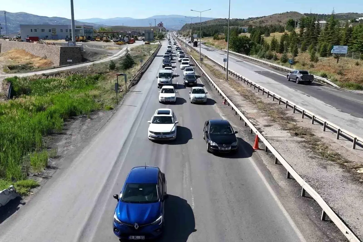 Kırıkkale\'de Kurban Bayramı Trafik Yoğunluğu