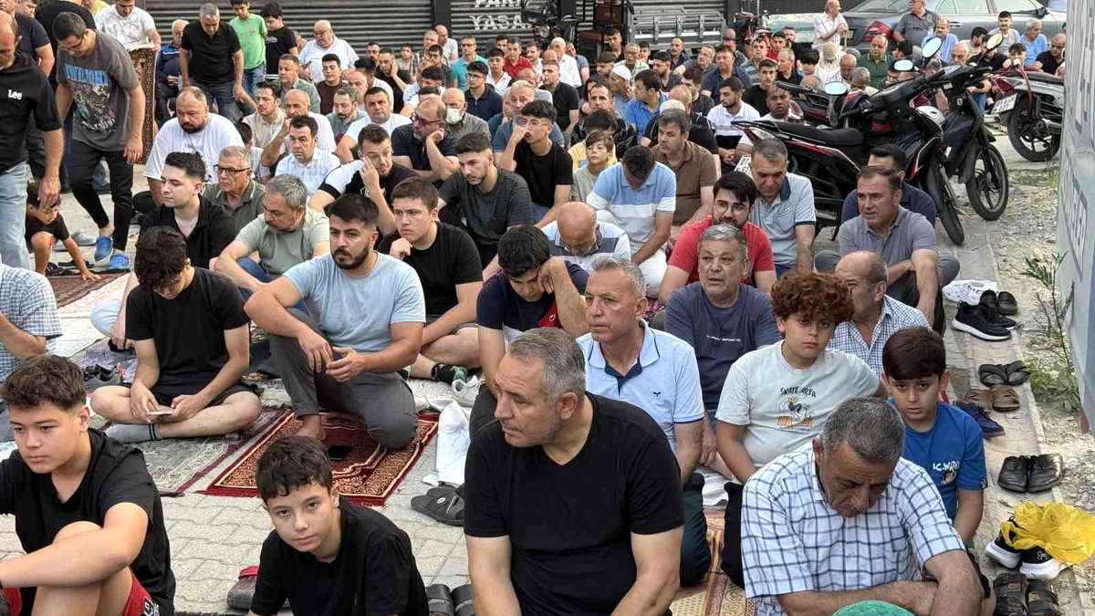 Adana\'da Kurban Bayramı Namazı Kılındı