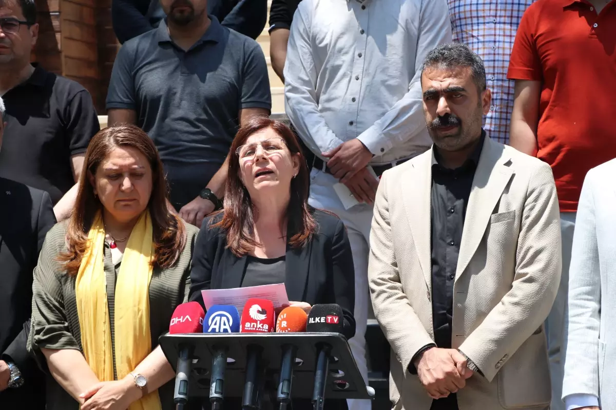 Diyarbakır\'da 13 katlı evde çıkan yangında ihmaller zinciri
