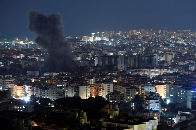 İsrail Ordusu Beyrut'ta Hava Saldırıları Düzenledi İsrail Ordusu Beyrut'ta Hava Saldırıları Düzenledi