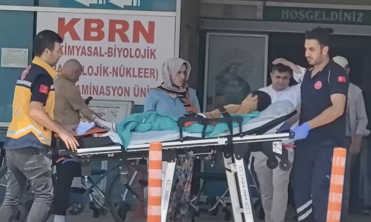 Kurban kesiminde bıçağın üzerine düşen 7 yaşındaki çocuk ağır yaralandı
