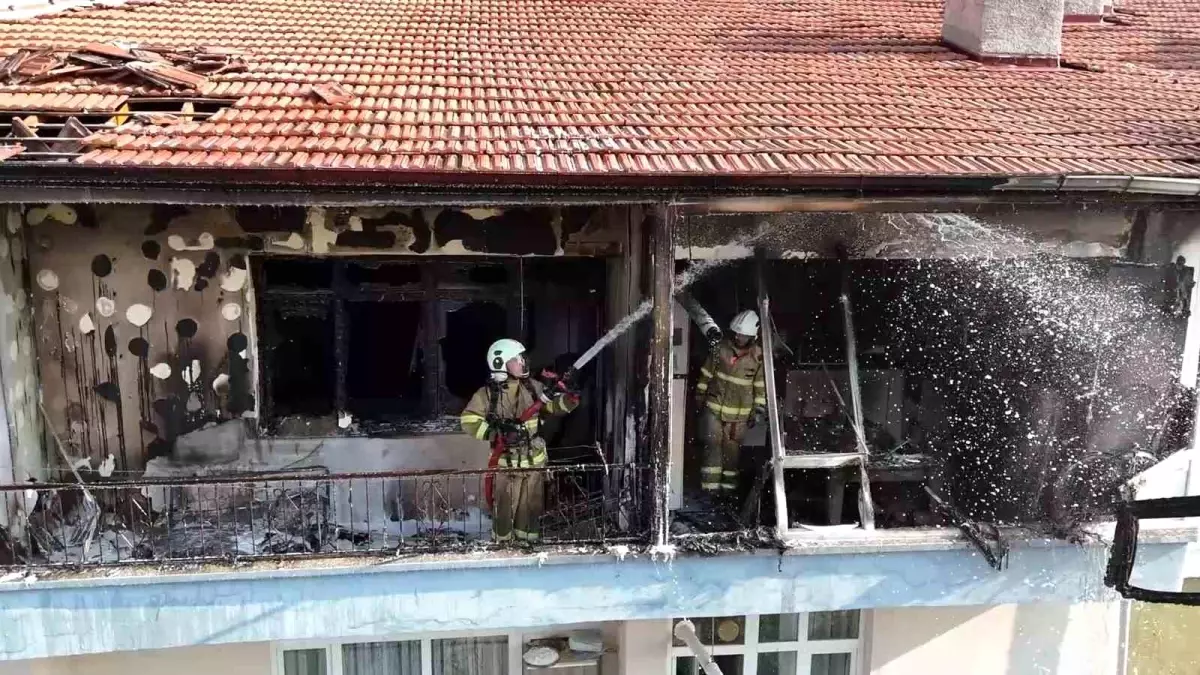 Kırıkkale\'de Apartman Yangını: Piknik Tüpü Patladı, 1 Kişi Hastaneye Kaldırıldı