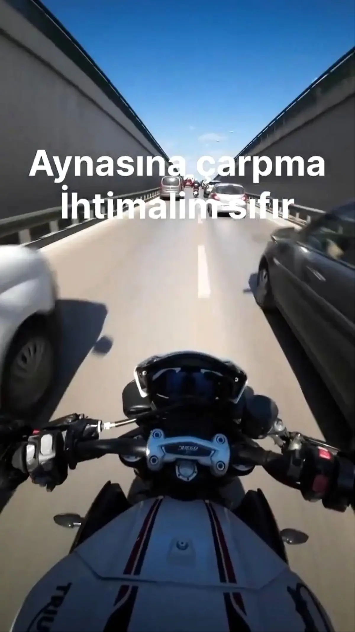 Bursa\'da Motosikletli Genç Olayı Kamera ile Kaydetti