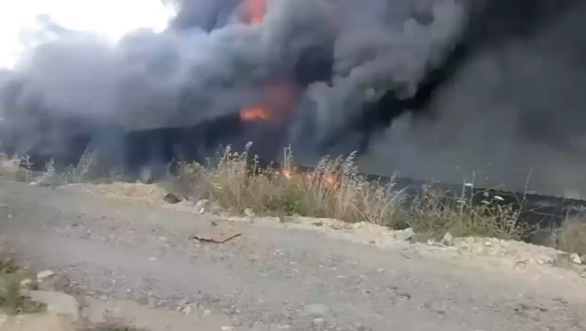 Bodrum\'da Şantiye Yangını: 30 Konteyner Zarar Gördü