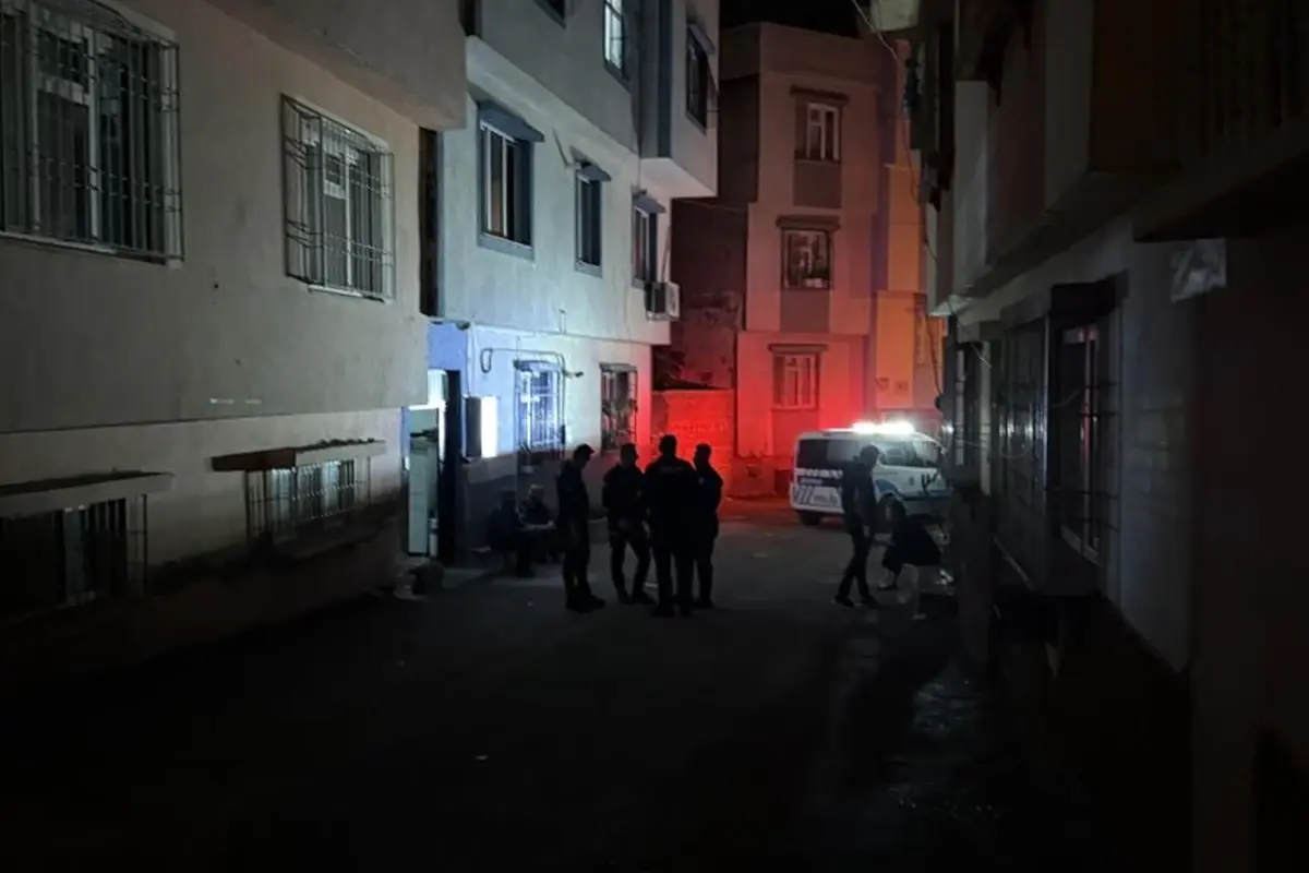 Evin kilitli odasında anne ve kızının cansız bedeni bulundu