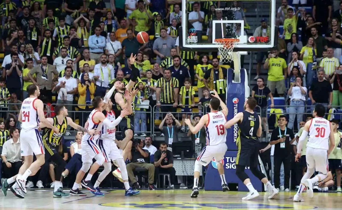 Fenerbahçe, Play-off\'ta 2-0 Öne Geçti