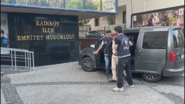 Güney Koreli fenomene ahlaksız teklifte bulunan yaşlı adam gözaltına alındı