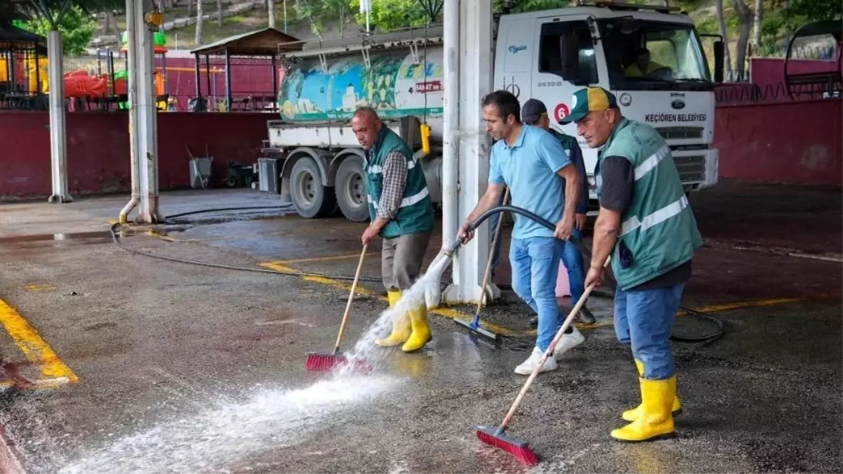 Keçiören Belediyesi Kurban Kesim Noktalarında Temizlik Çalışmaları Yapıyor