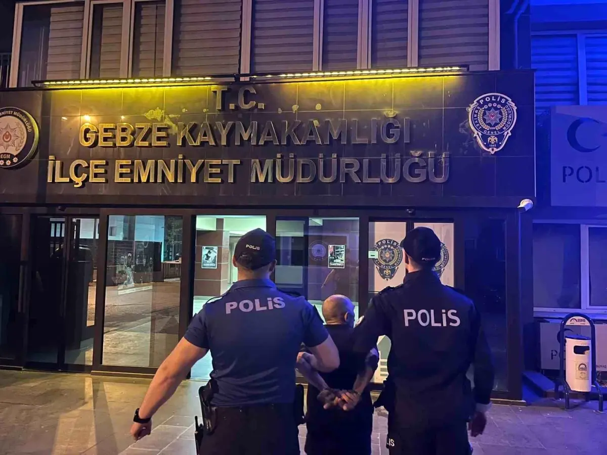 Kocaeli\'de Uyuşturucu Tüccarı Yakalandı