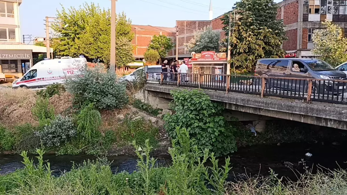 İnegöl\'de Dere Kenarında Erkek Cesedi Bulundu