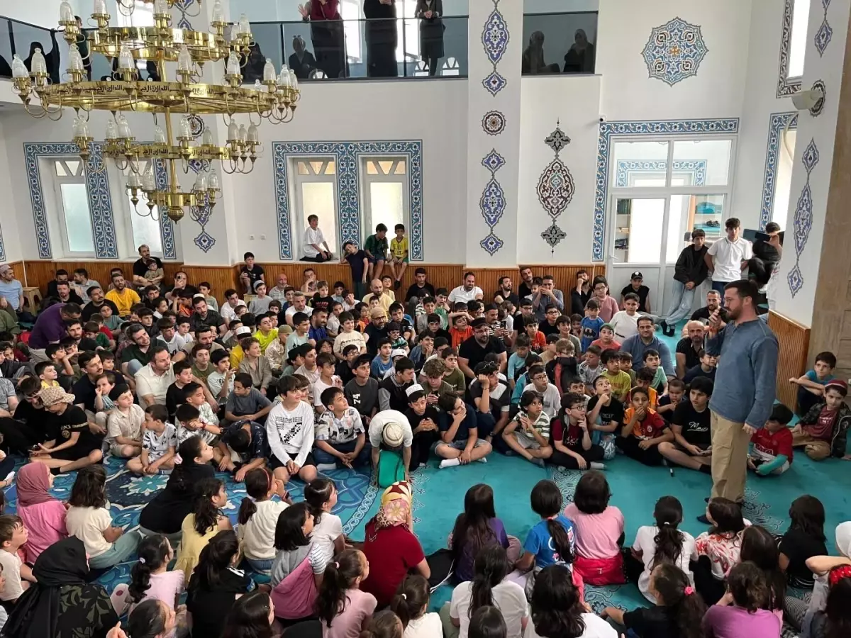 Kocaeli\'de \'Oyun Arkadaşım Sertaç Abi\' Etkinliği ile Binlerce Çocuğa Dijital Farkındalık Eğitimi Verildi