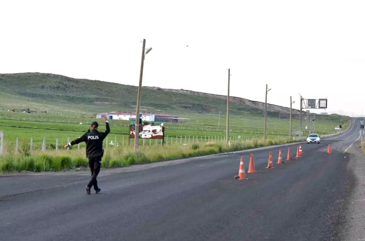 Kars\'ta Asayiş ve Trafik Kontrolleri Artırıldı