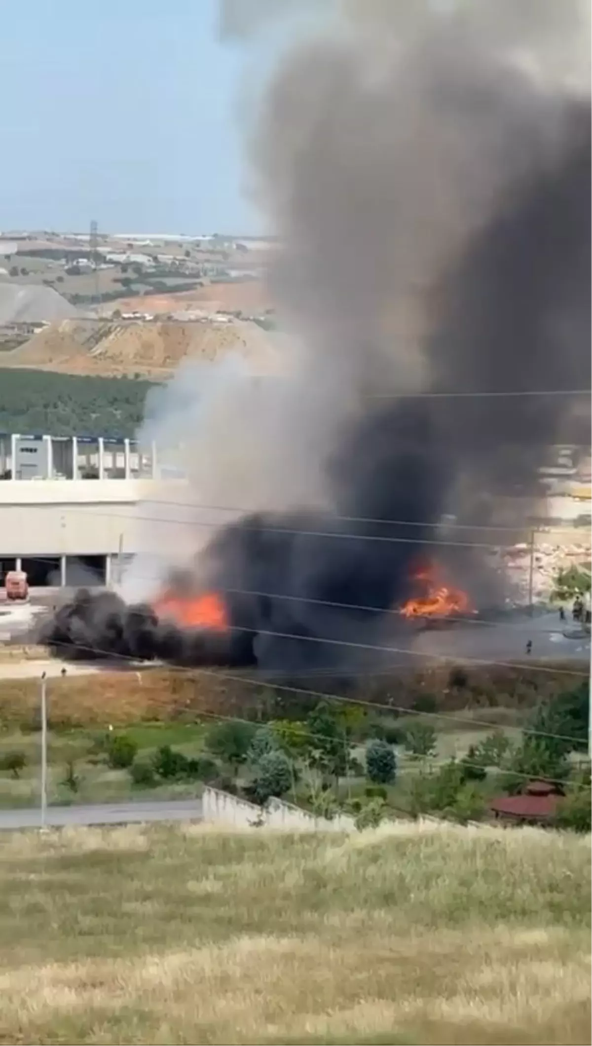 Gebze\'de Çöp Tesisinde Yangın