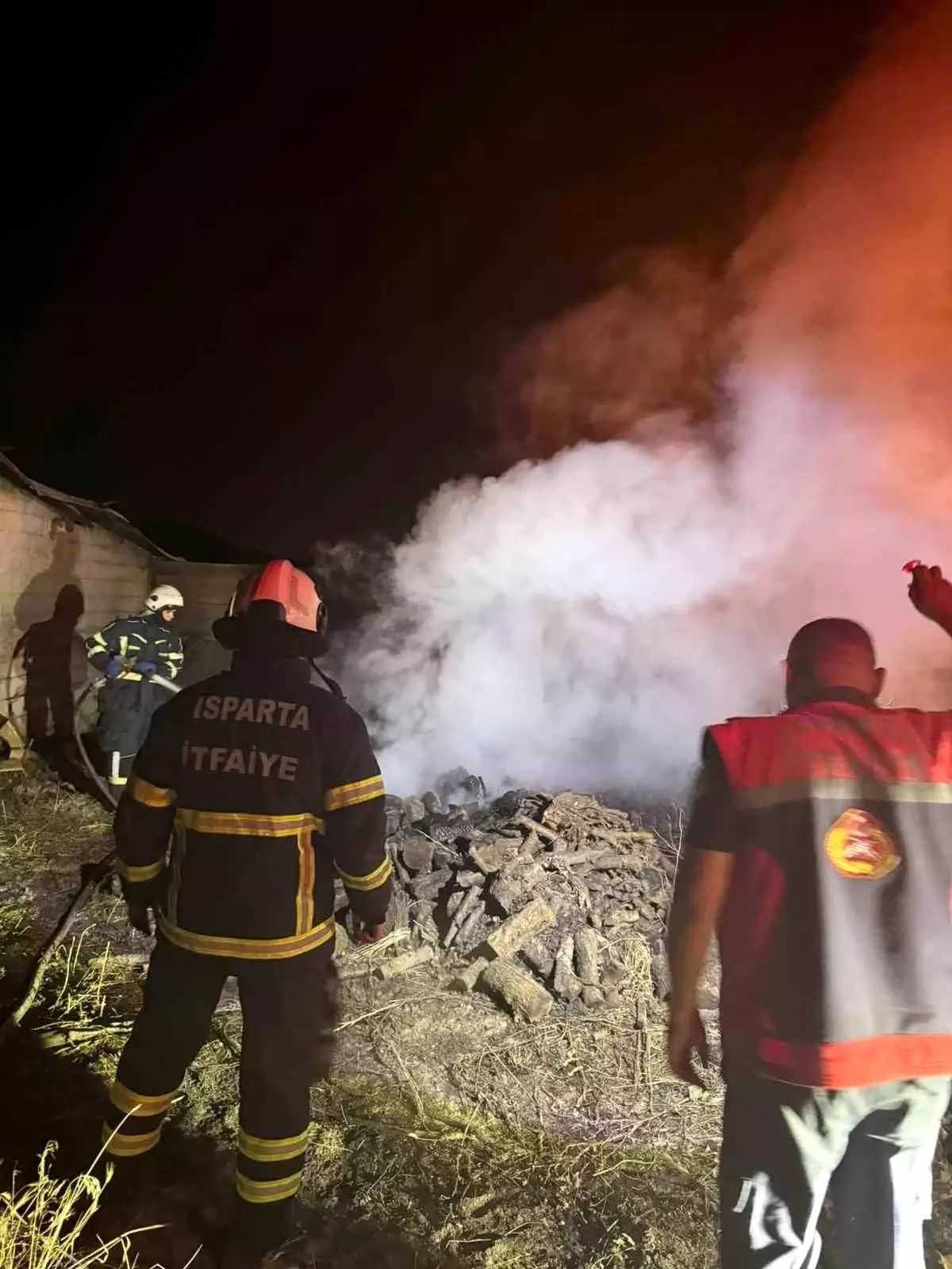 Isparta\'da Mangal Yangını Kontrol Altında