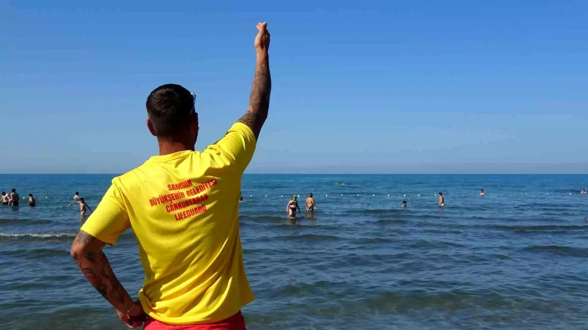 Samsun\'da Boğulma Tehlikesi Geçiren Genç Hastaneye Kaldırıldı