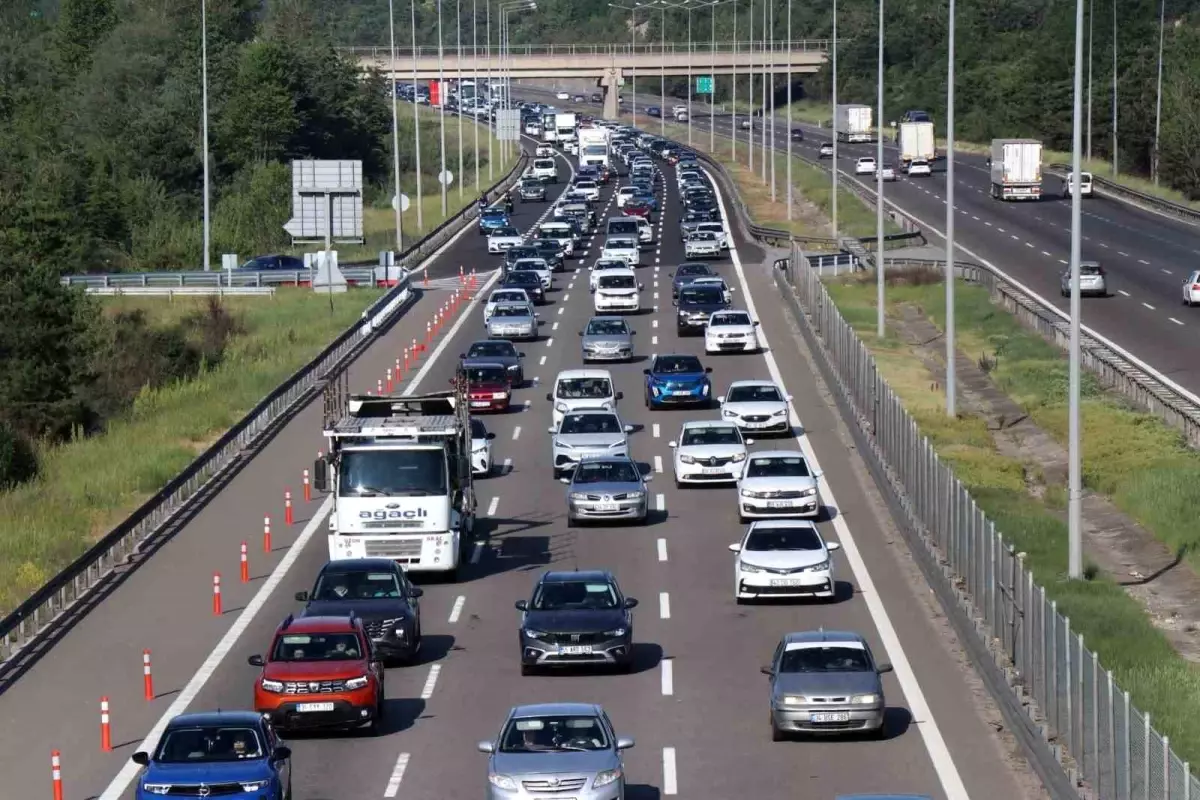 Bolu\'da Bayram Dönüşü Yoğunluğu