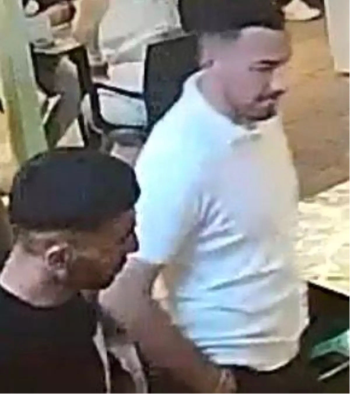 Çeşme\'de Kavga: Genç Çalışanın Burnu Koparıldı