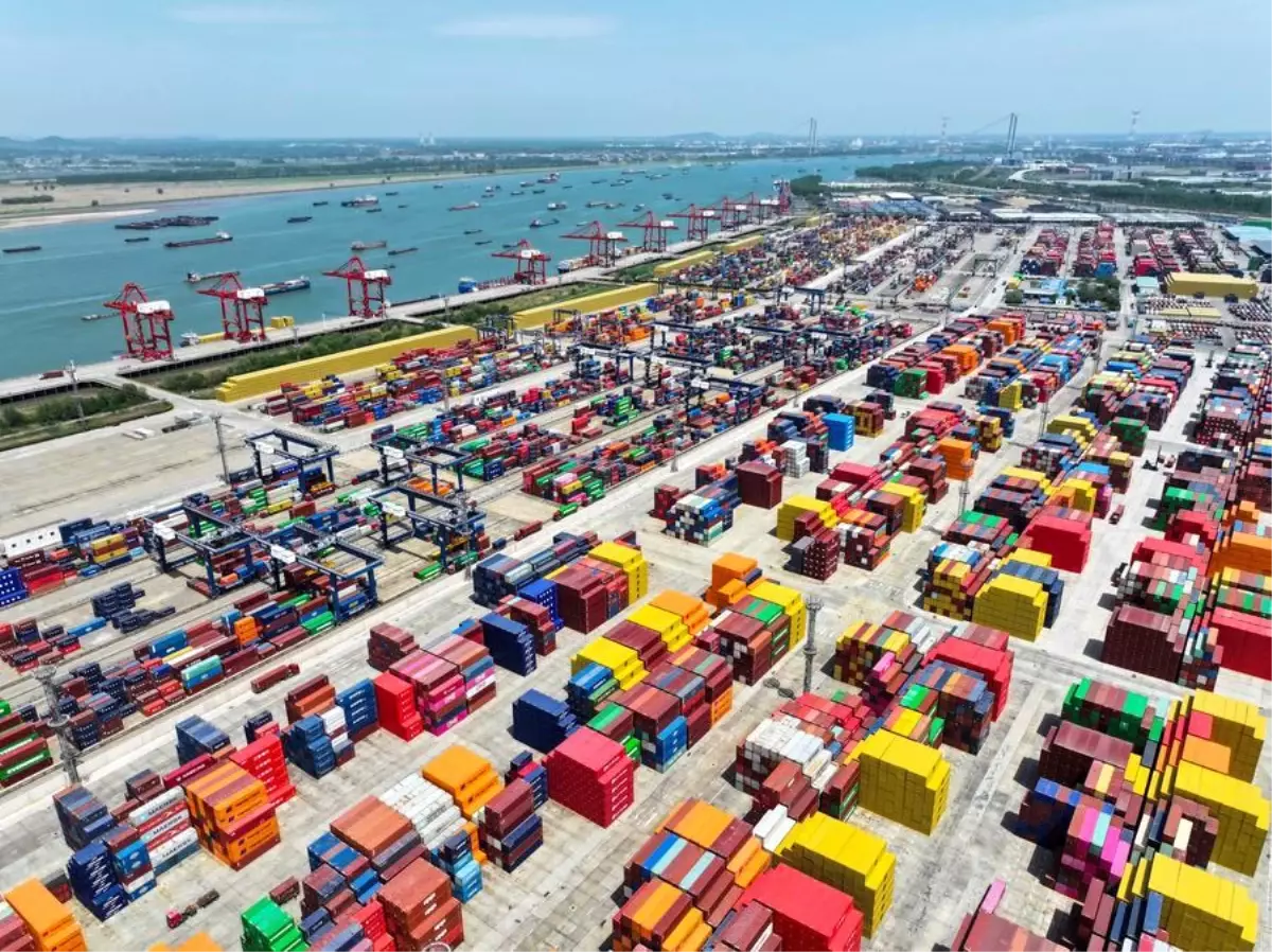 Çin\'in Dış Ticareti 2025\'te Yüzde 2,5 Arttı