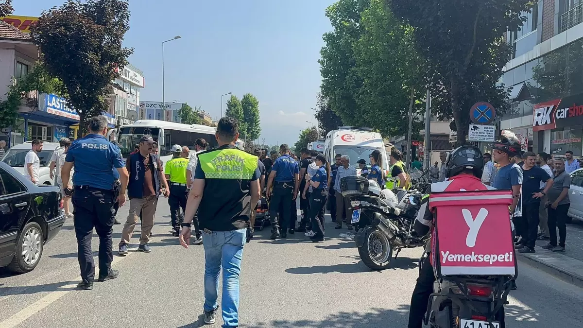 Düzce\'de Motosiklet Kazası: 2 Polis Yaralandı