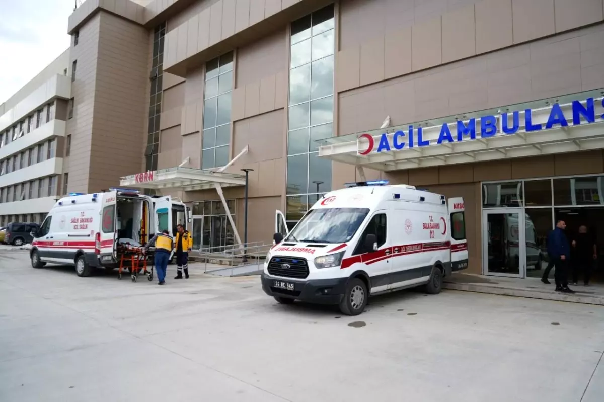 Erzincan\'da Trafik Kazası: 5 Yaralı