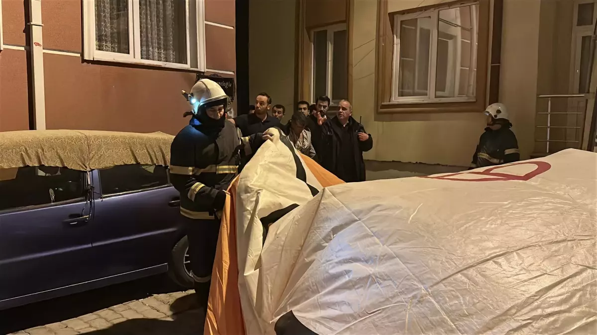 Kütahya\'da eşiyle tartıştıktan sonra intihar etmek isteyen kişi polis tarafından kurtarıldı