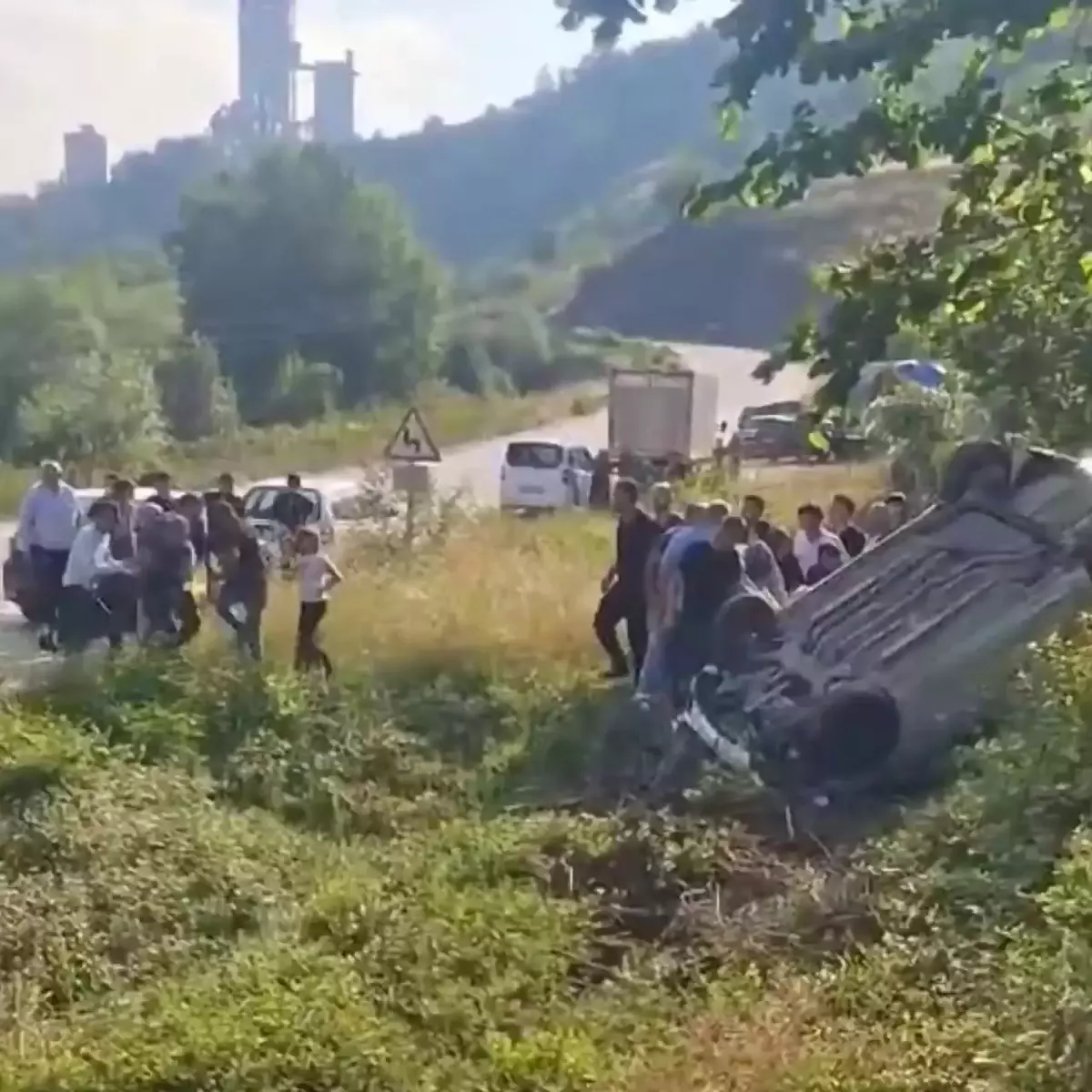 Yığılca\'da Otomobil Devrildi, Sürücü Yaralı