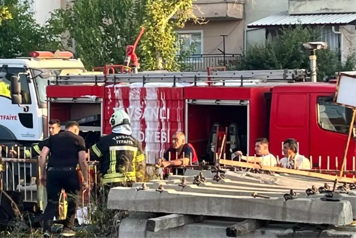 Kütahya\'da Demiryolu Kenarında Yangın Paniğe Neden Oldu