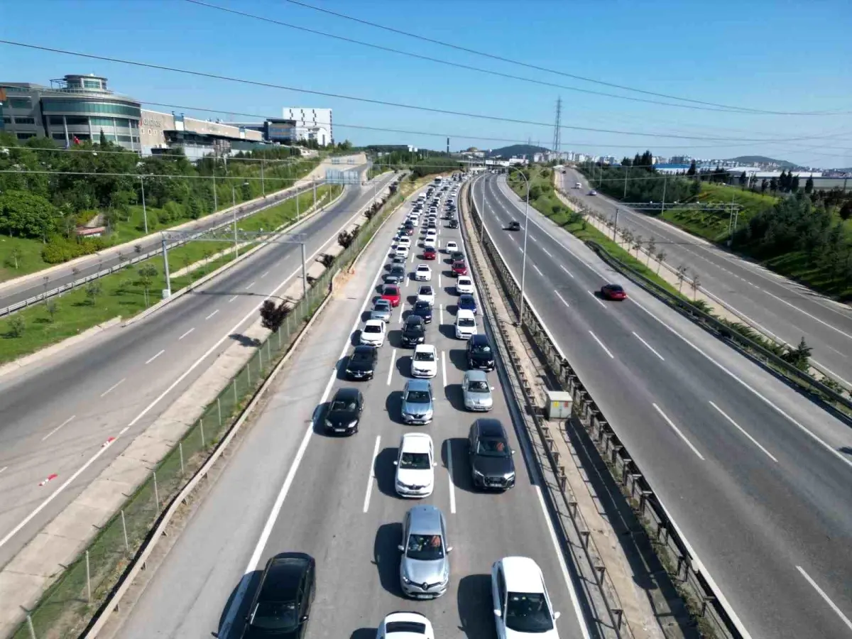 Kocaeli\'de Bayram Dönüş Trafiği