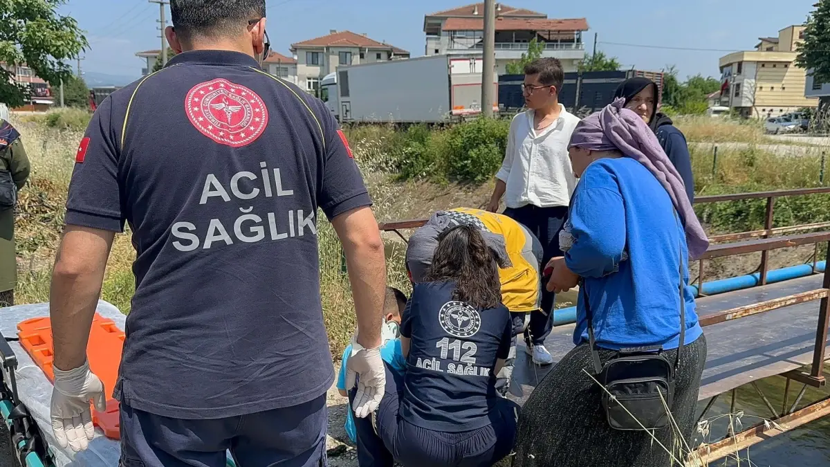 Yaya Köprüsünden Düşen Çocuk Kurtarıldı