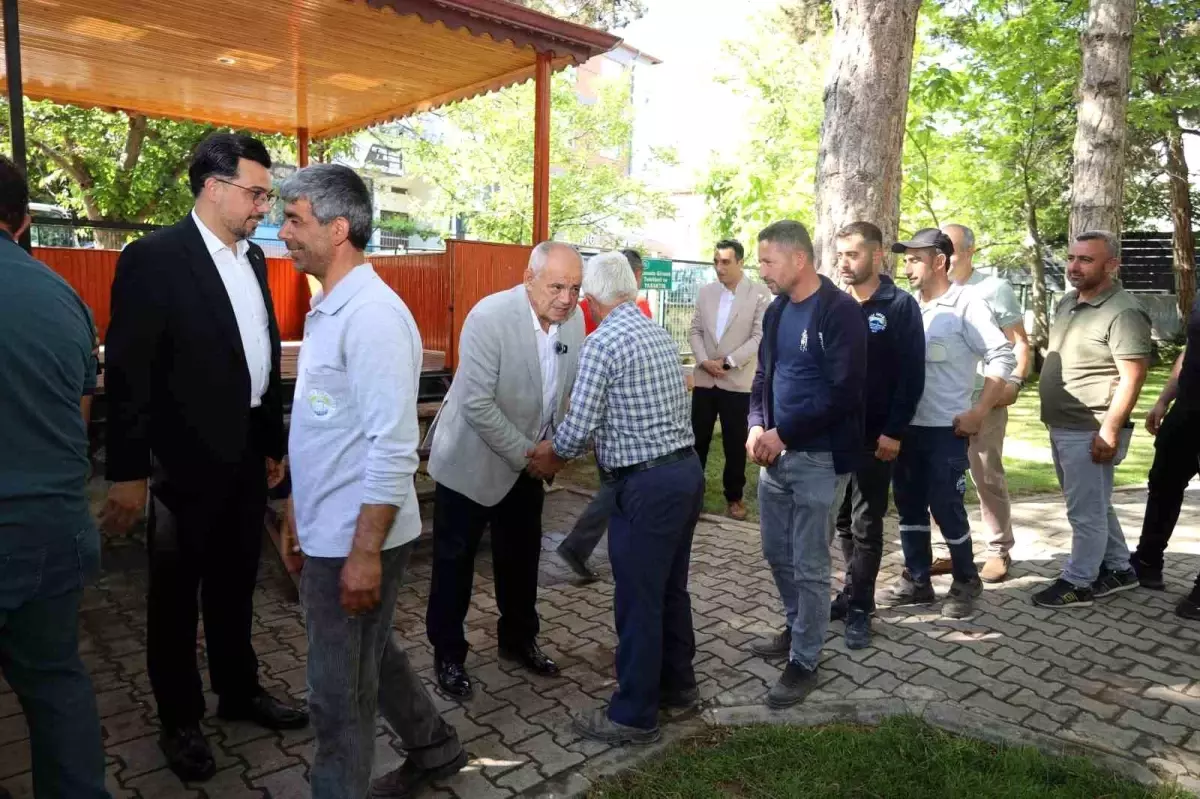 Yahyalı Belediye Başkanı Esat Öztürk, Personeli ile Bayramlaştı