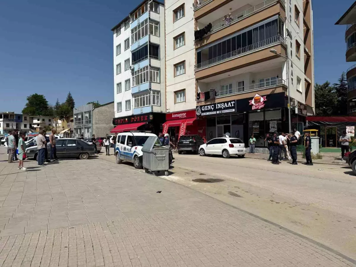 Afşin\'de Alacak Verecek Kavgası: 2 Yaralı