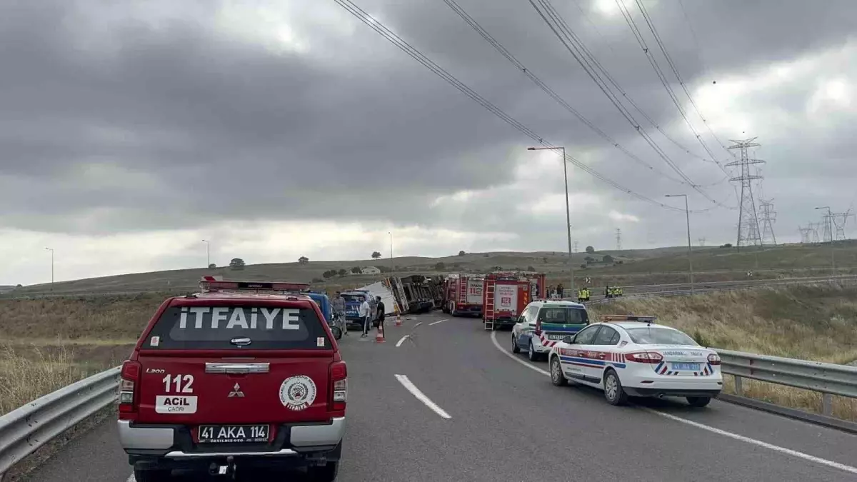 Kocaeli\'de Tır Kazası: 1 Ölü, 3 Yaralı