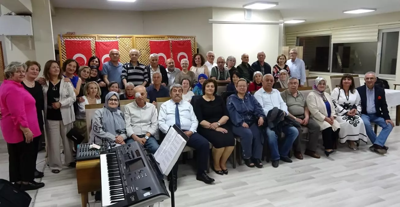 Tunçbilek Lisesi\'nin İlk Mezunları 50. Yılını Kutladı