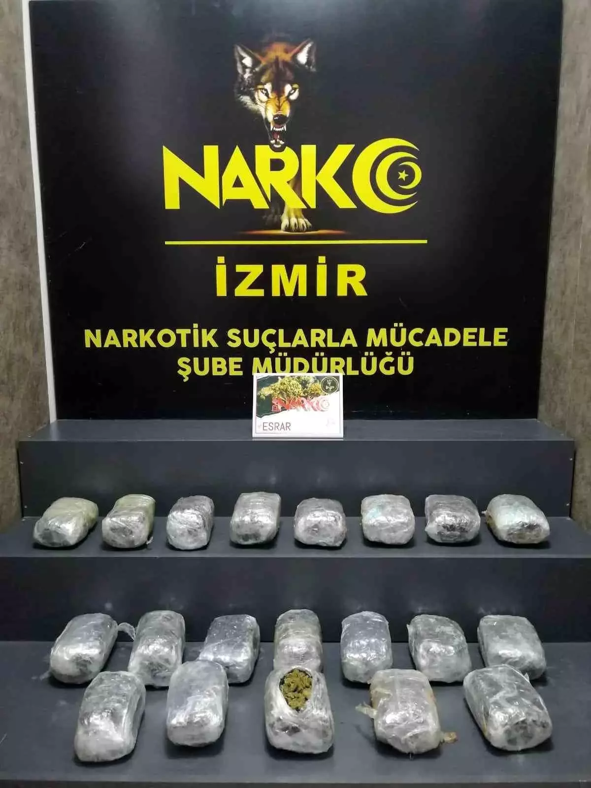 İzmir\'de Uyuşturucu Operasyonu: 4 Tutuklama