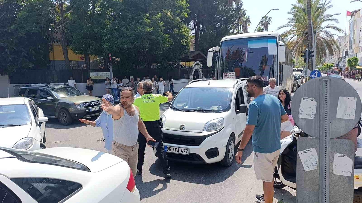 Manavgat\'ta Zincirleme Kaza: Alkollü Sürücüye Ceza