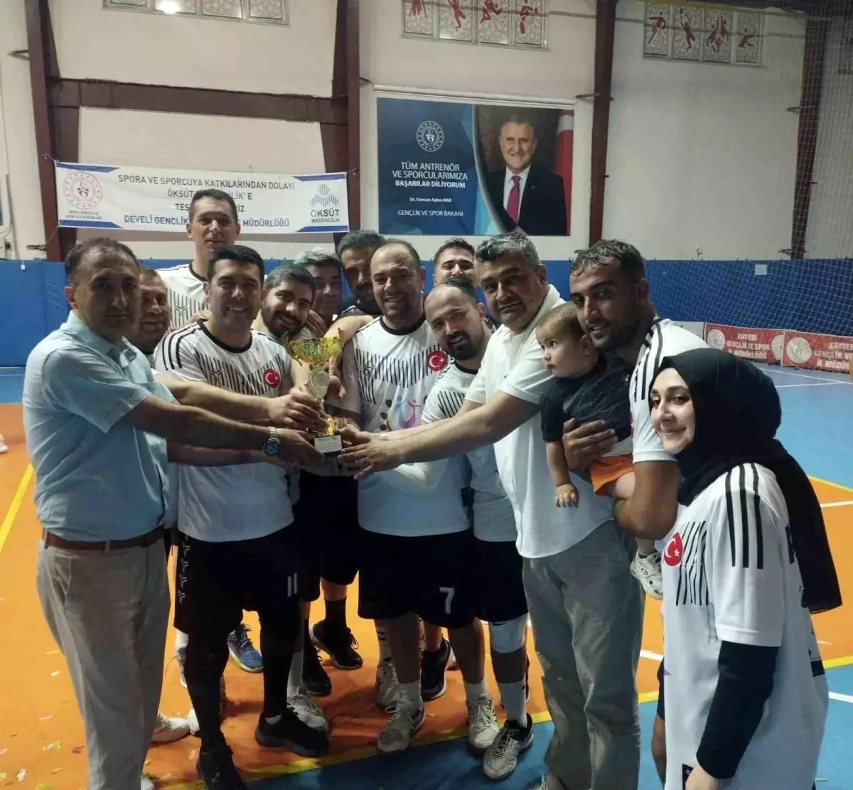 Develi\'de voleybol coşkusu