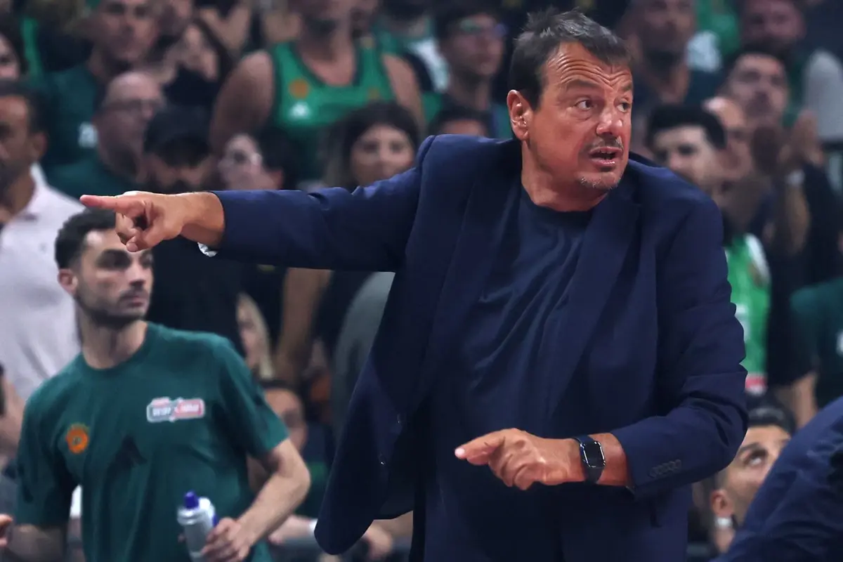 Ergin Ataman\'dan Ali Koç\'a tebrik: Galatasaray gibi geri adım atmadı