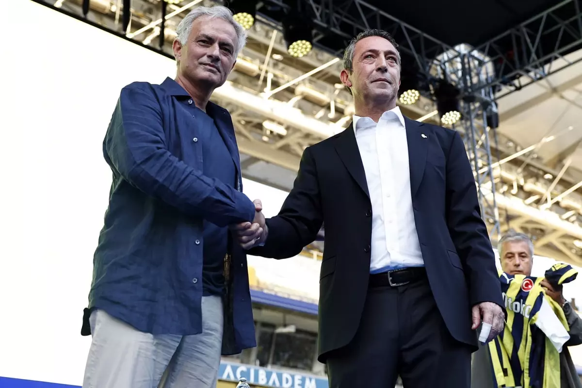 Fenerbahçe\'de kalacak mı? Ali Koç\'tan Jose Mourinho için son karar