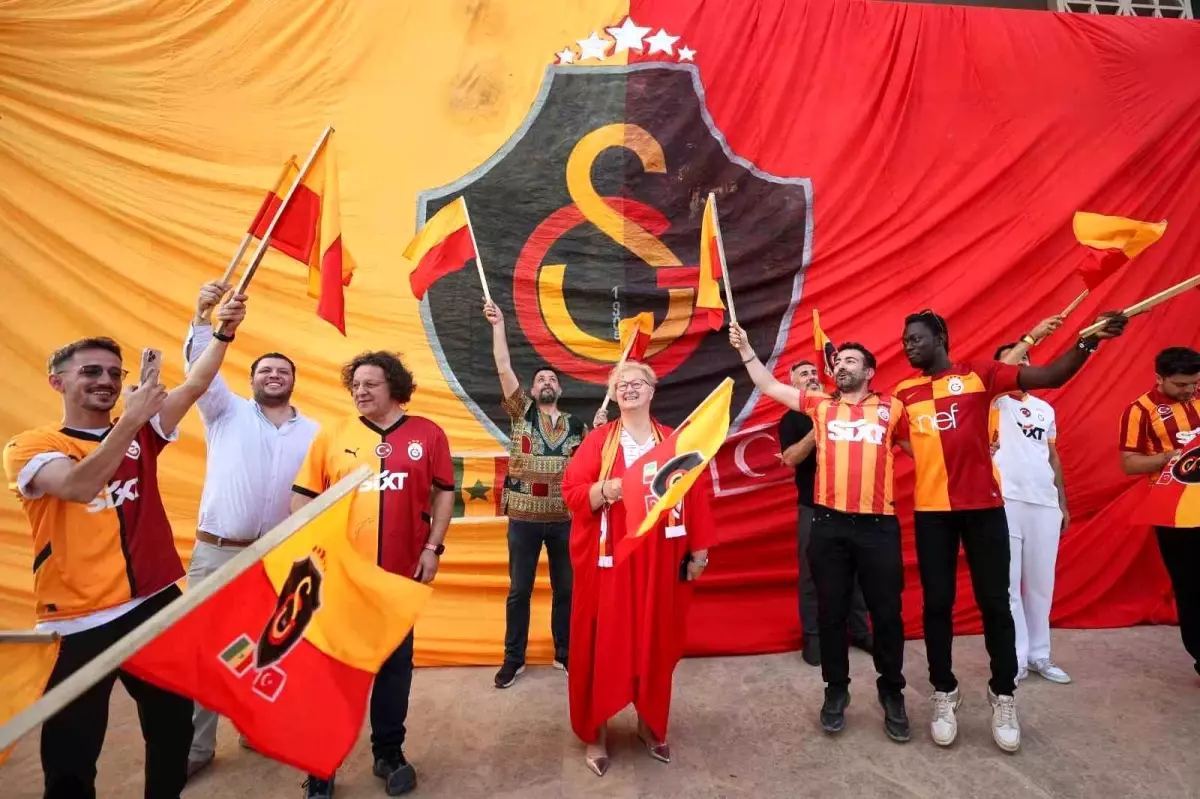 Galatasaray Dakar\'da Şampiyonluğu Kutladı
