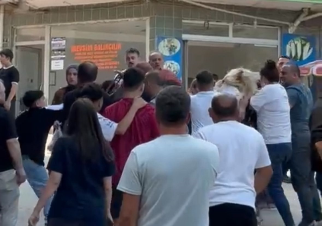 Ordu'da boşanan çift sokakta kavga etti