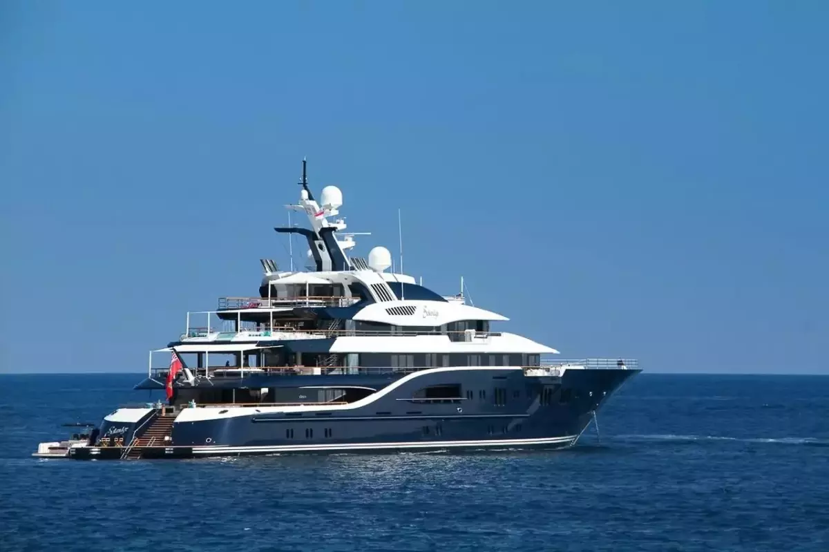 Fethiye\'de Ultra Lüks Yat Solandge Demir Attı