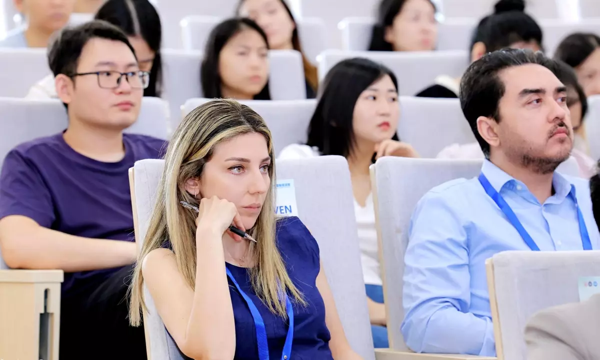 Türk Diş Hekimi Chengdu\'da Eğitim Alıyor