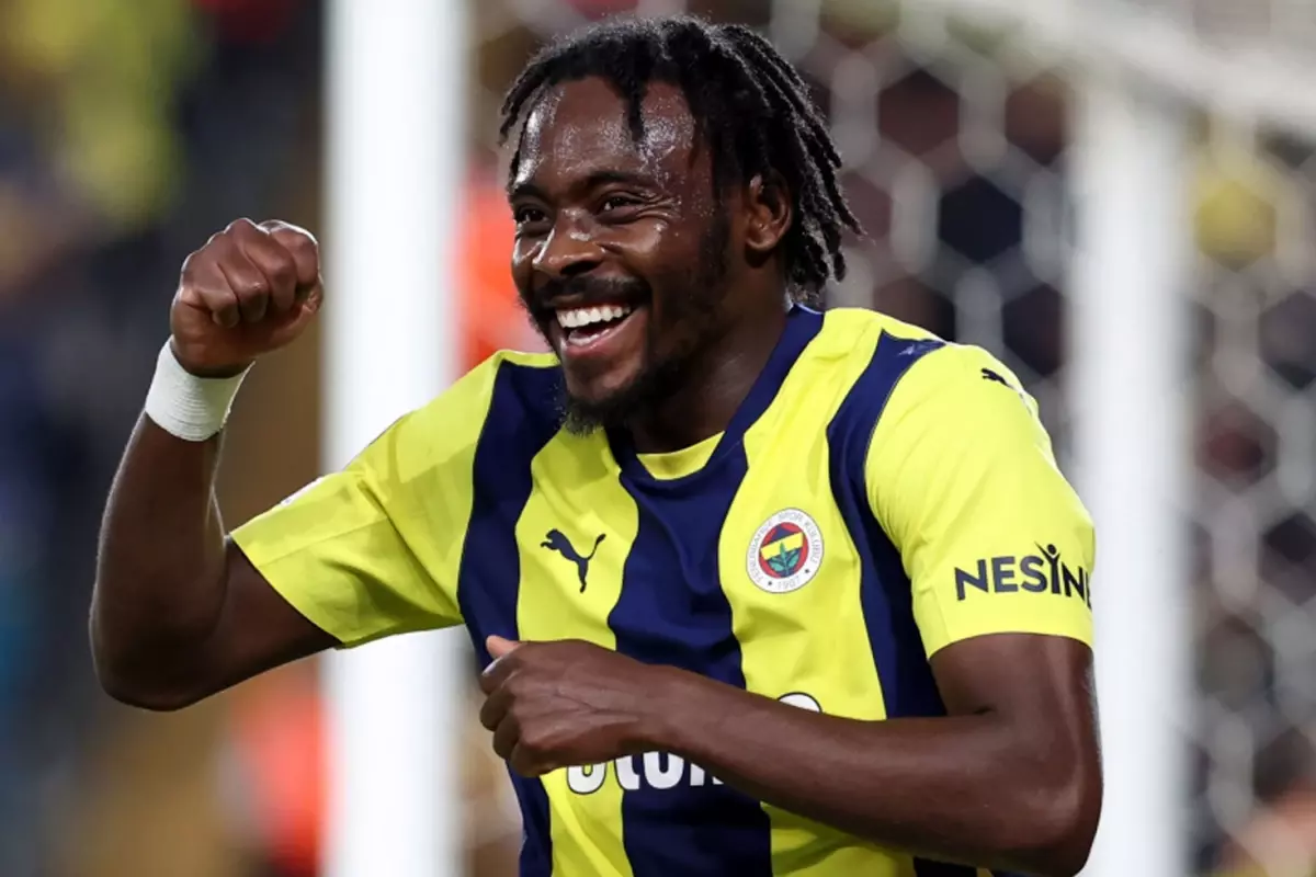 Yılın transfer bombası! Fenerbahçe\'nin yıldızı ezeli rakiple anlaştı