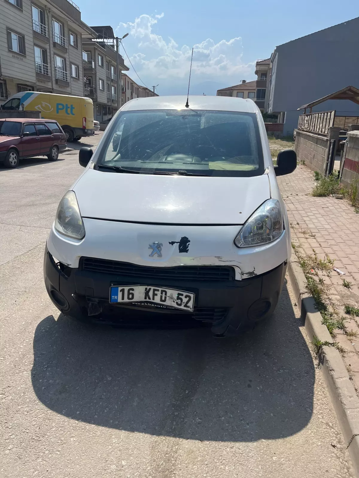 İnegöl\'de Motosiklet Kazası: 12 Yaşındaki Çocuk Ağır Yaralandı