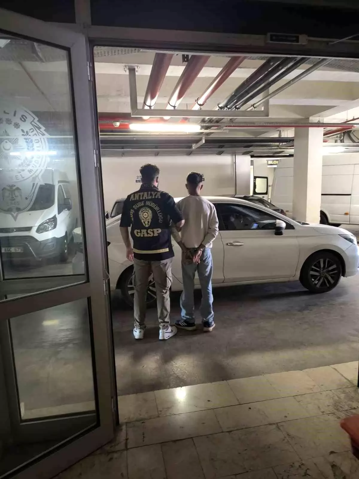 Antalya\'da Asayiş Uygulamaları: 161 Tutuklama