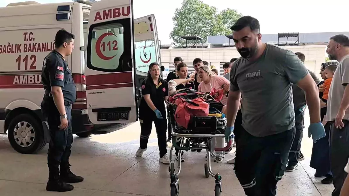 İnegöl\'de Motosiklet Kazası: 2 Yaralı